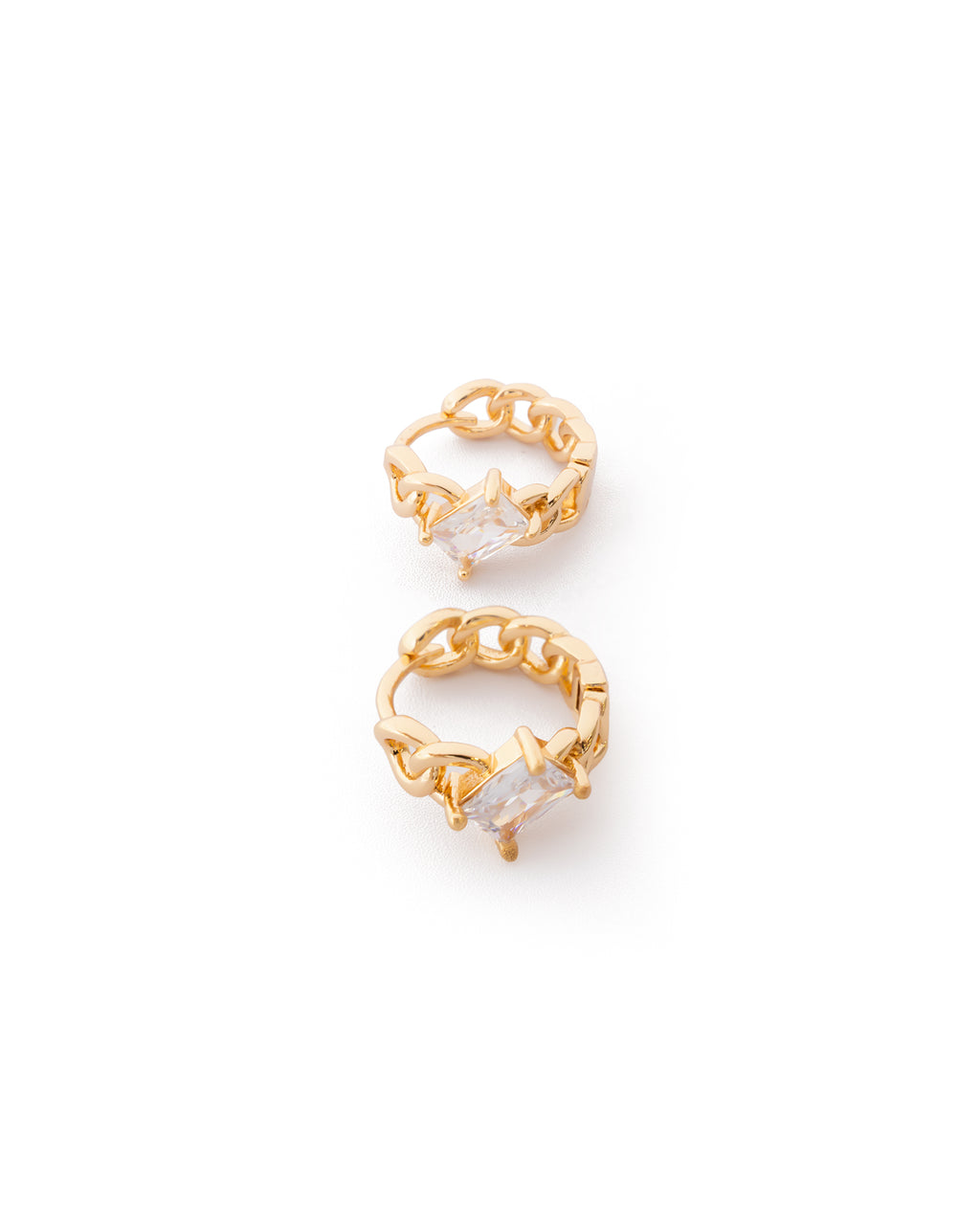 Aretes Huggies Dorados con Piedras M1 Oro Laminado