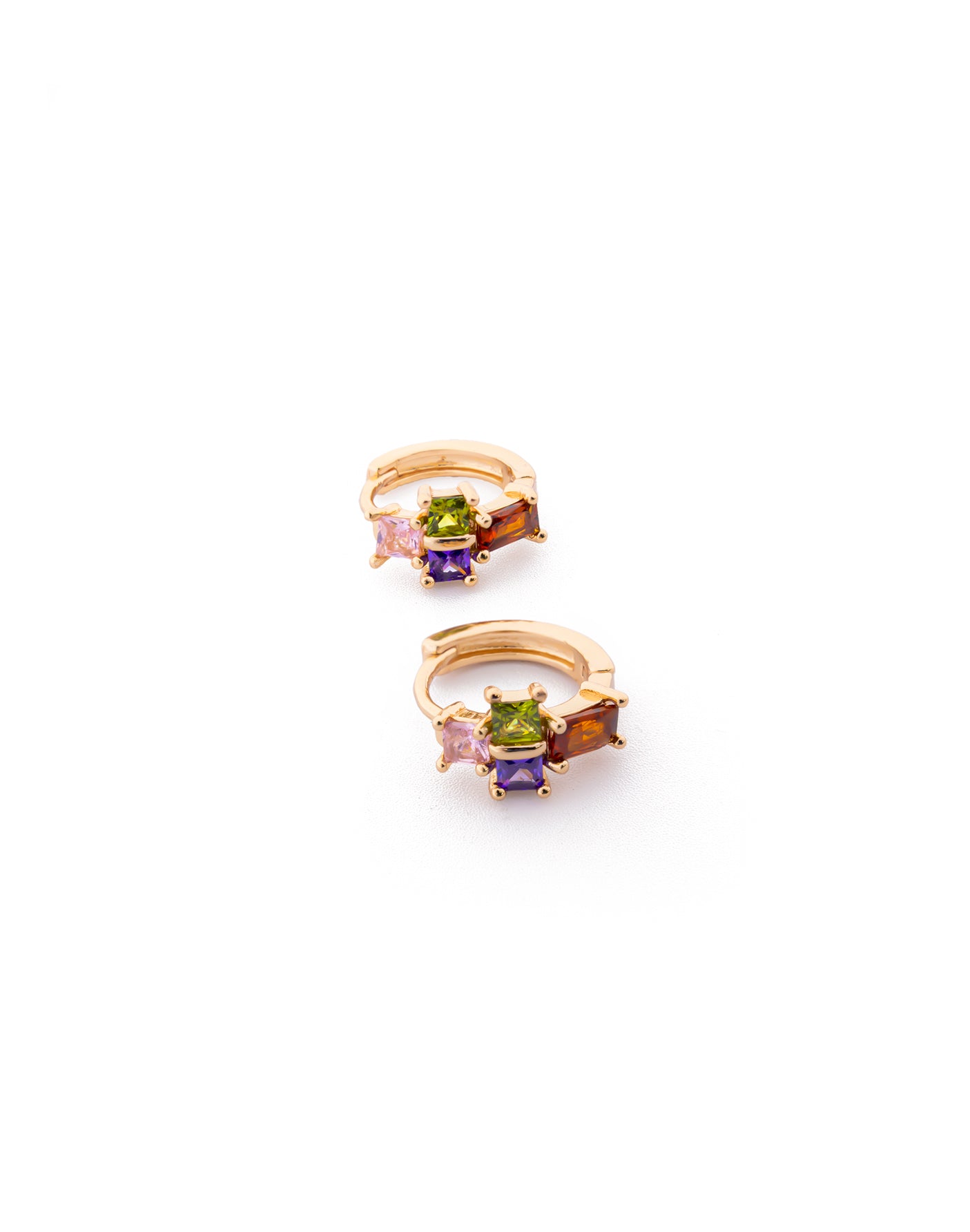 Aretes con piedras M2 Oro laminado