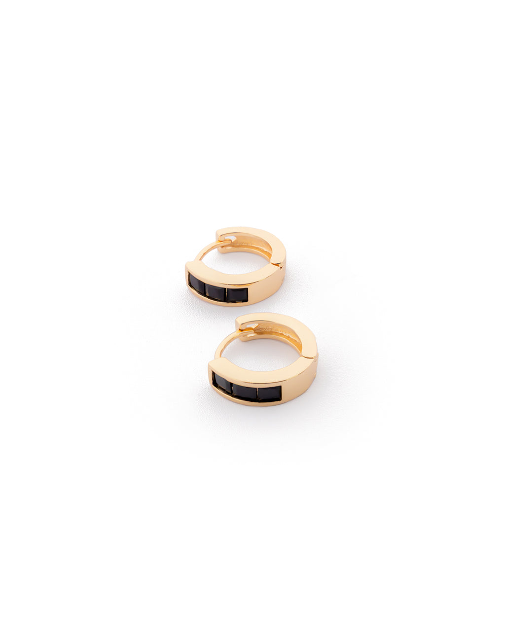 Aretes con piedras M6 Oro laminado