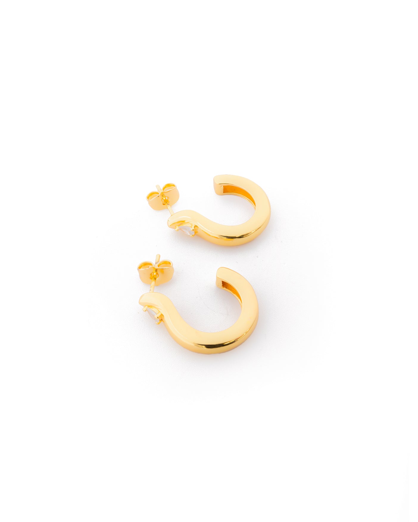 Aretes Dorados con Piedras M6 Oro Laminado