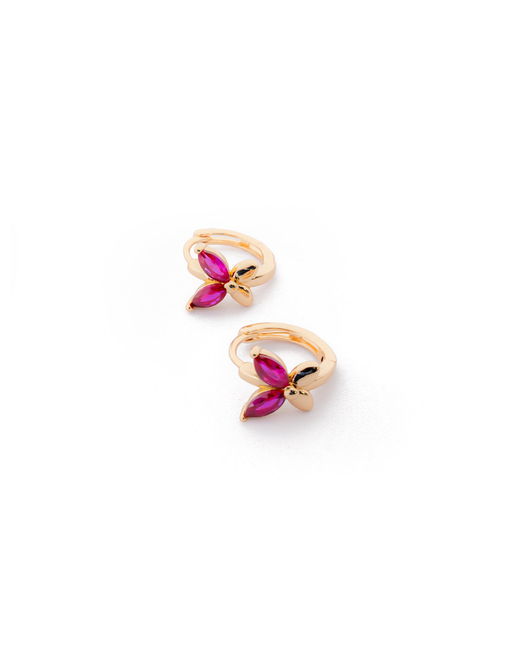 Aretes con piedras M4 Oro laminado