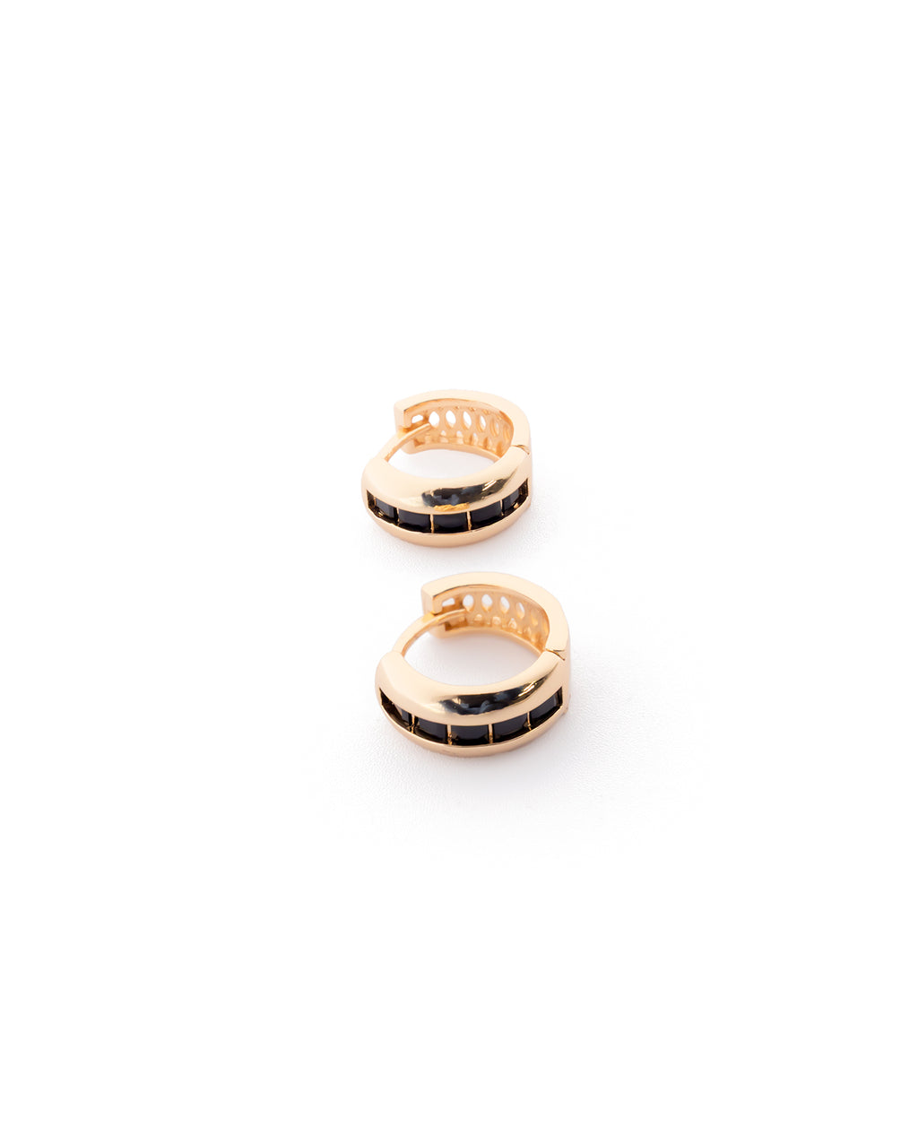 Aretes con piedras M6 Oro laminado