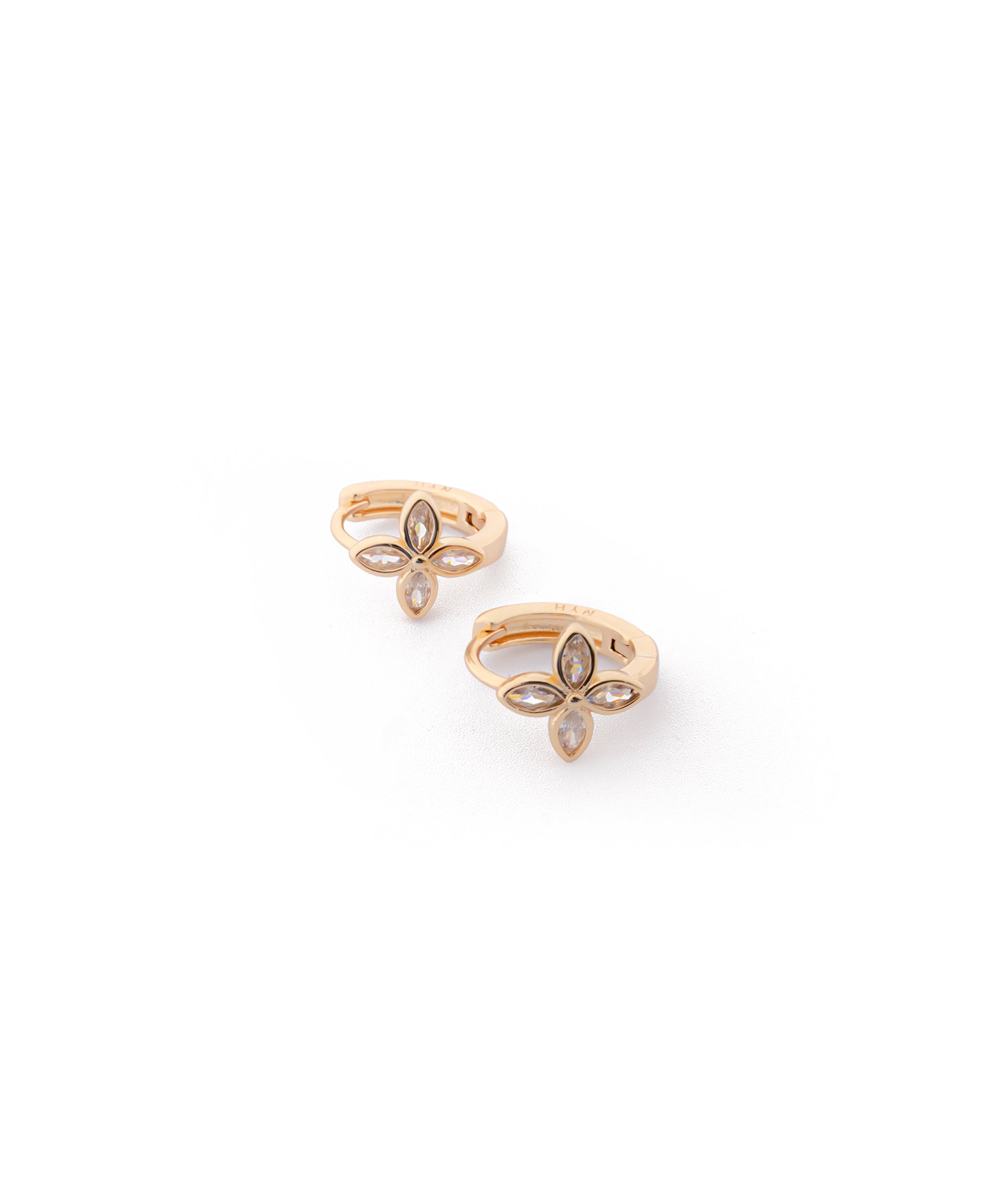 Aretes con piedras M5 Oro laminado
