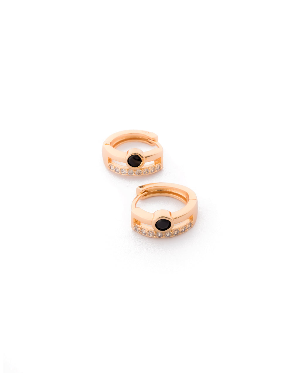 Aretes con piedras M9 Oro laminado