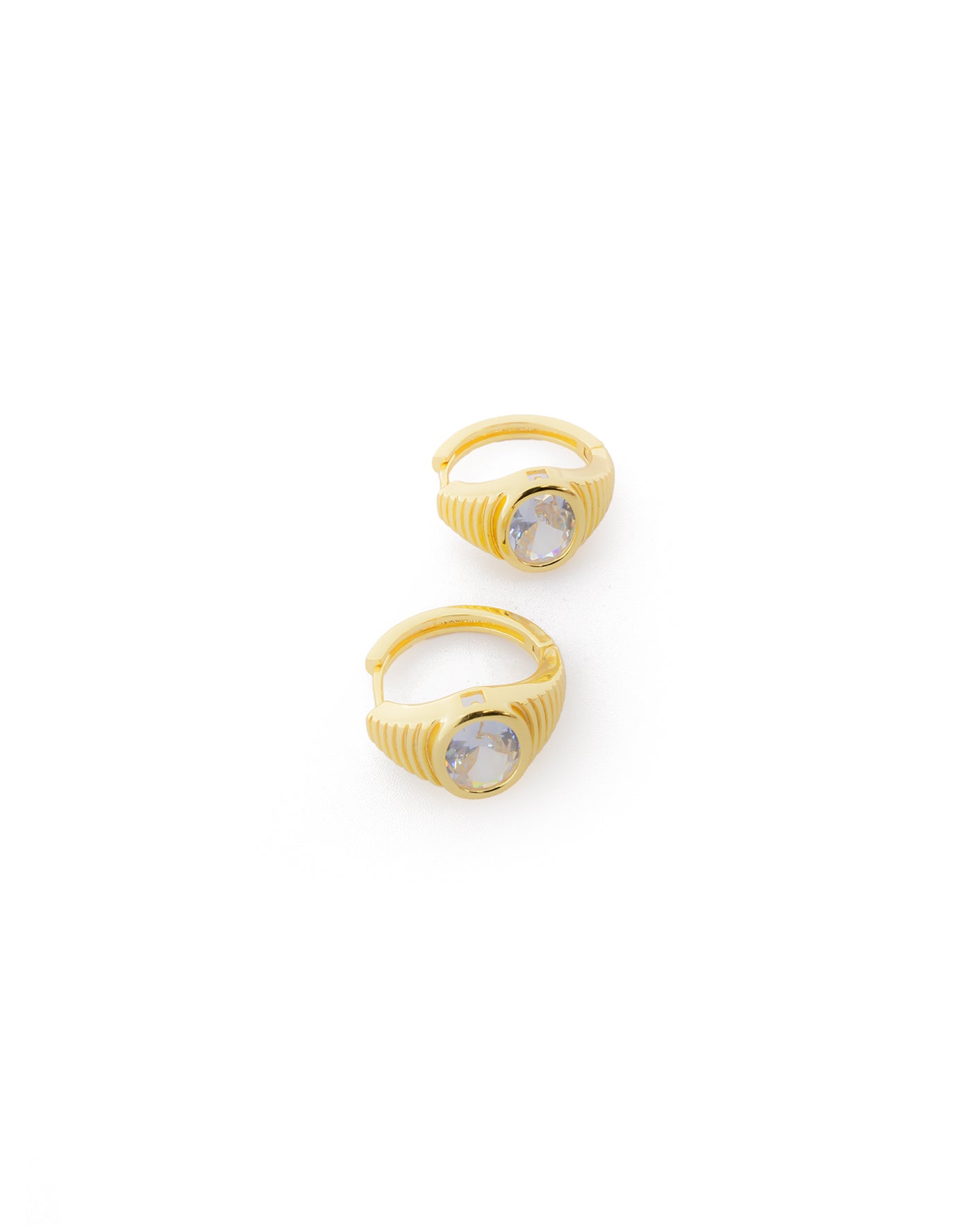 Aretes Dorados con Piedras M4 Oro Laminado
