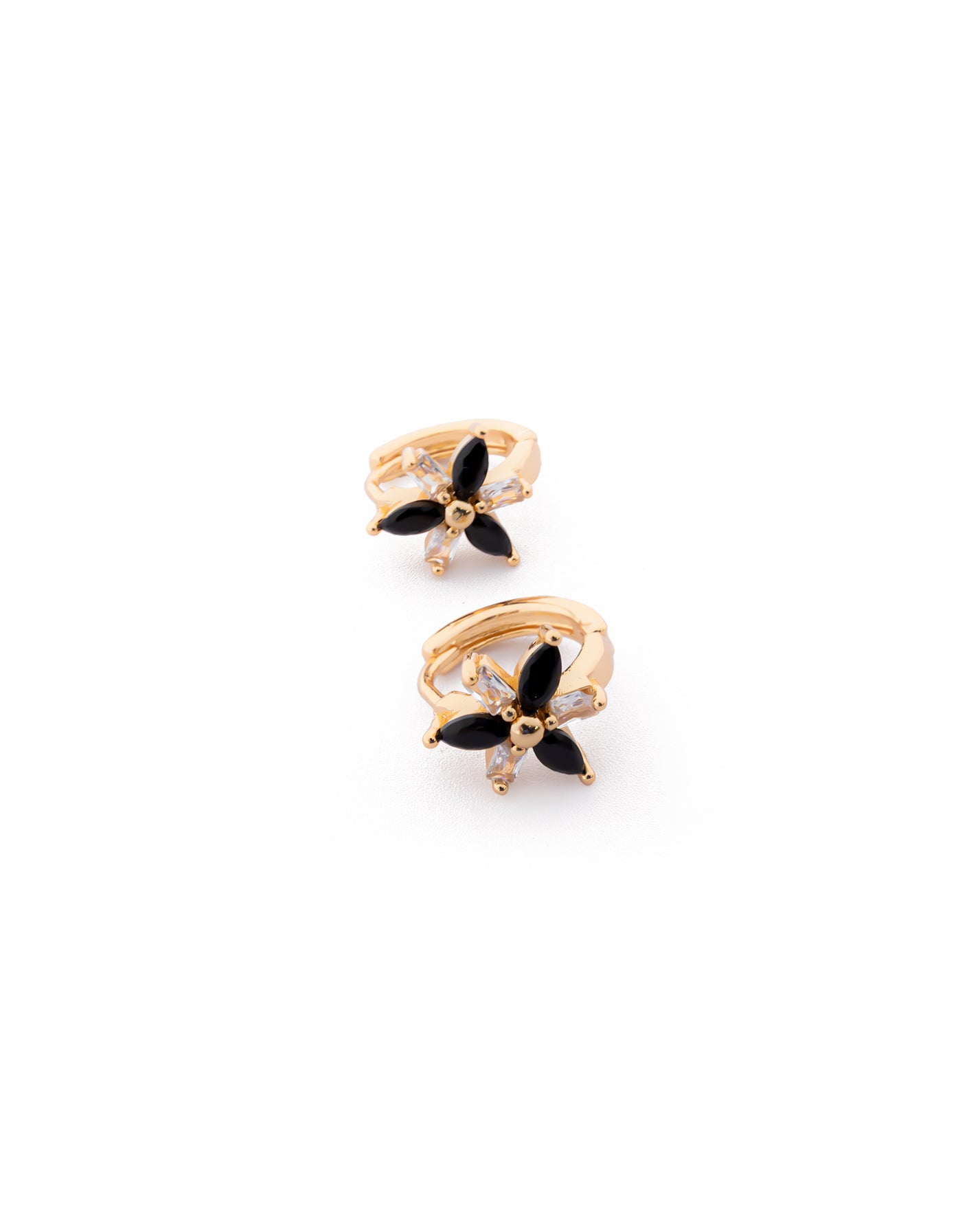 Aretes con piedras M3 Oro laminado