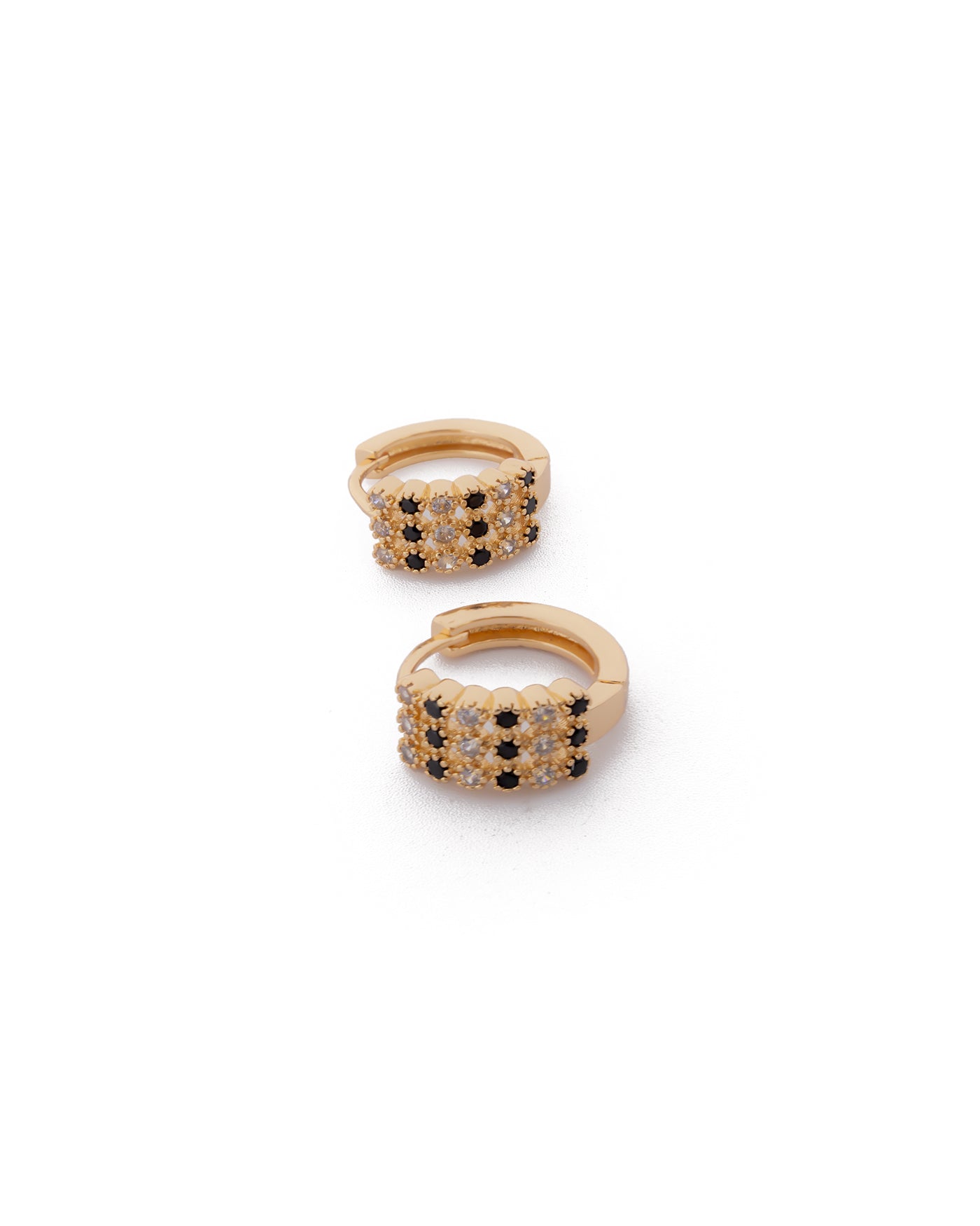 Aretes con piedras M1 Oro laminado