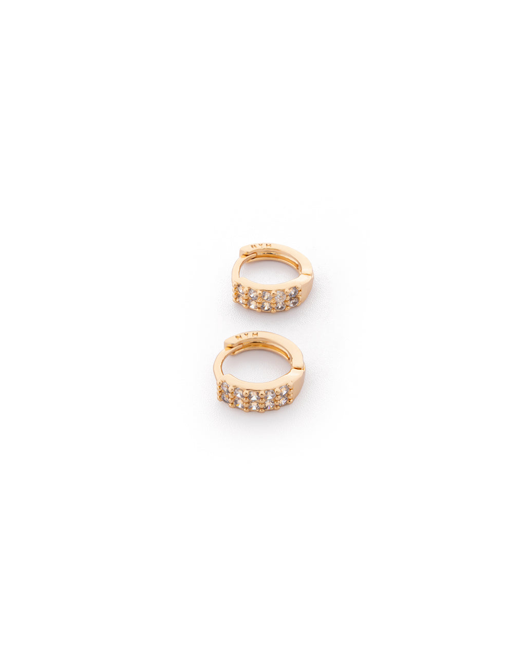 Aretes Huggies Dorados con Piedras M3 Oro Laminado