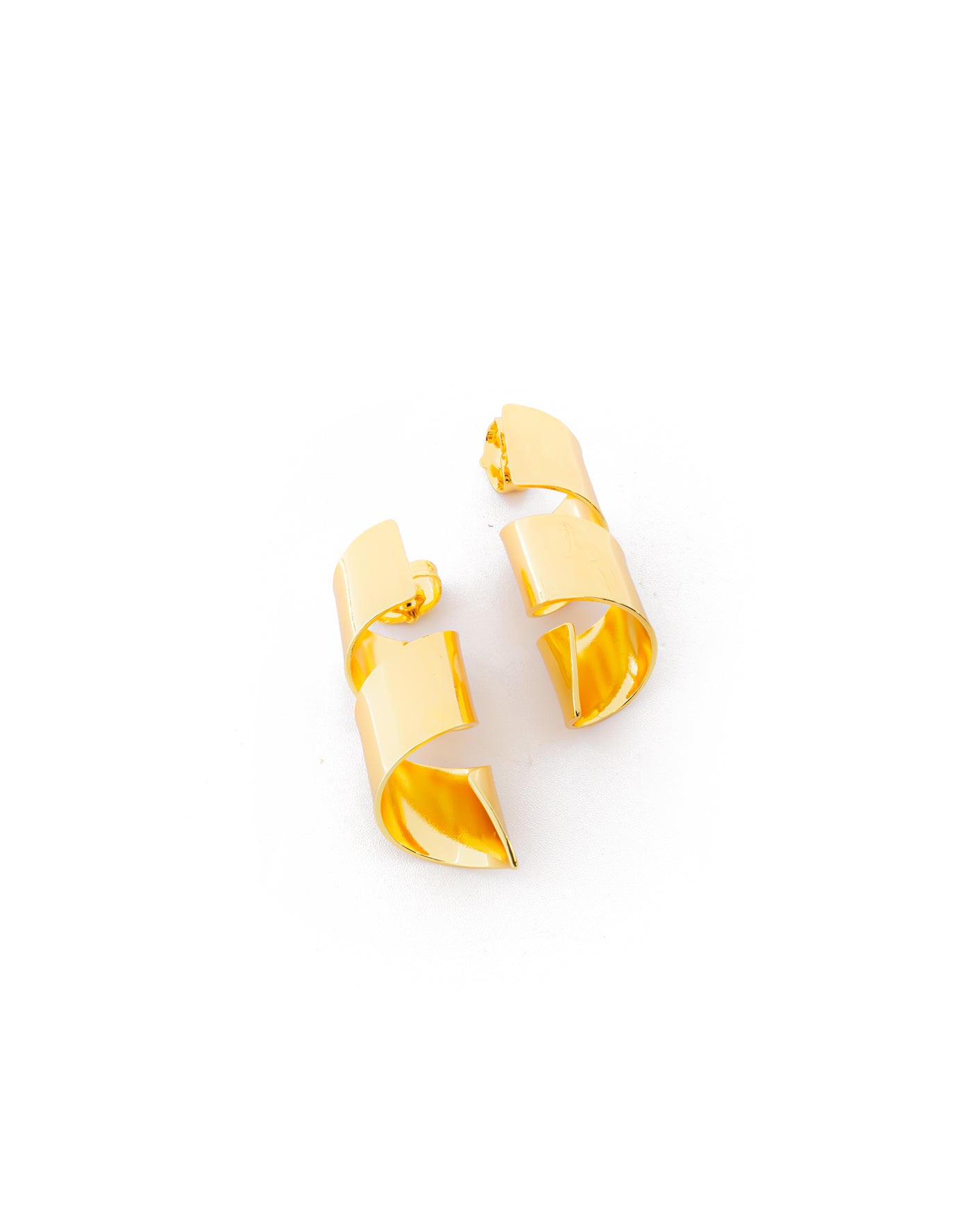 Aretes Dorados con Piedras M6 Oro Laminado