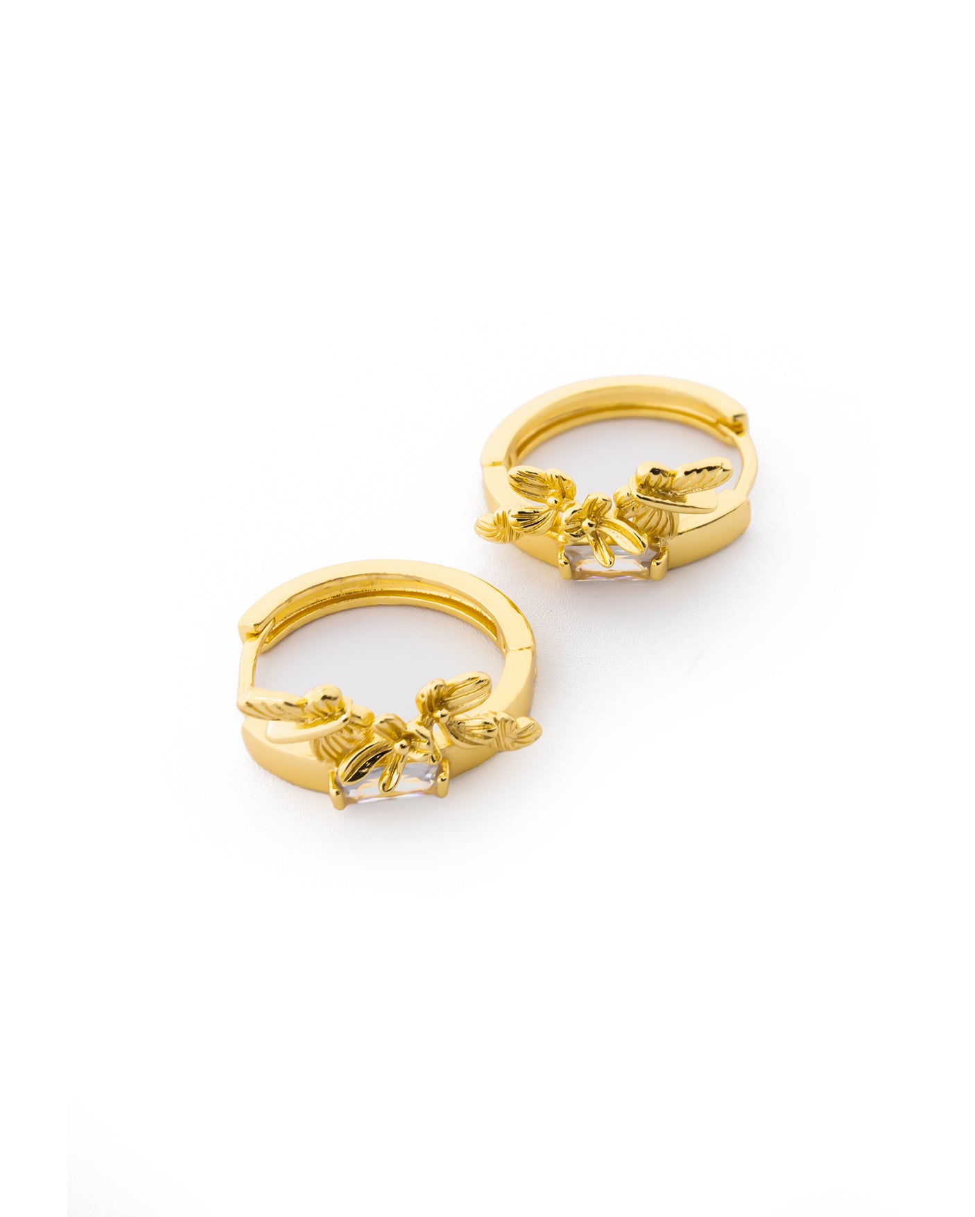 Aretes Dorados con Piedras M4 Oro Laminado