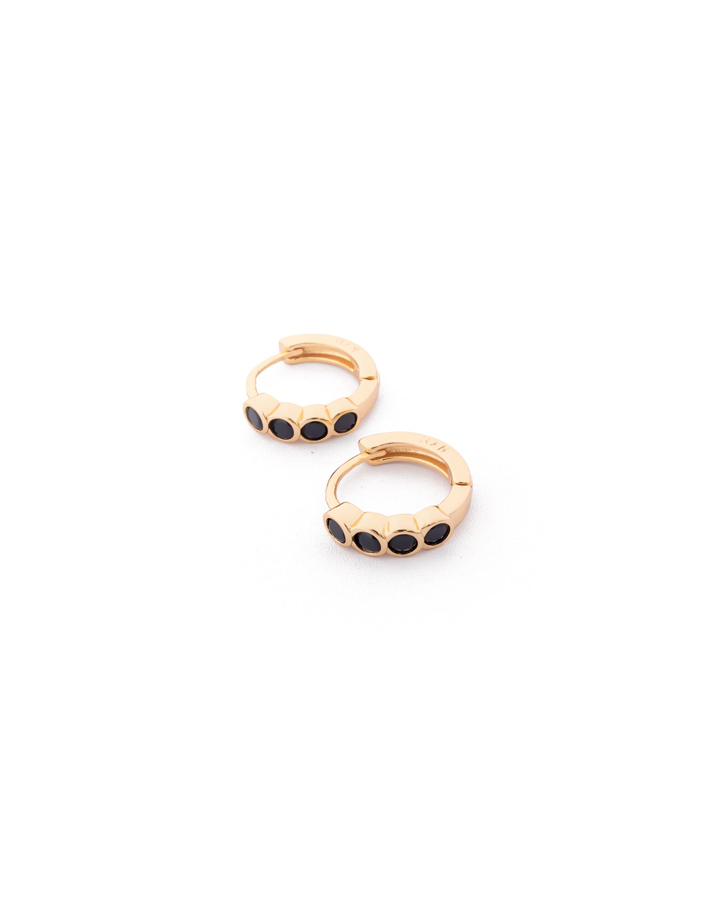 Aretes con piedras M7 Oro laminado