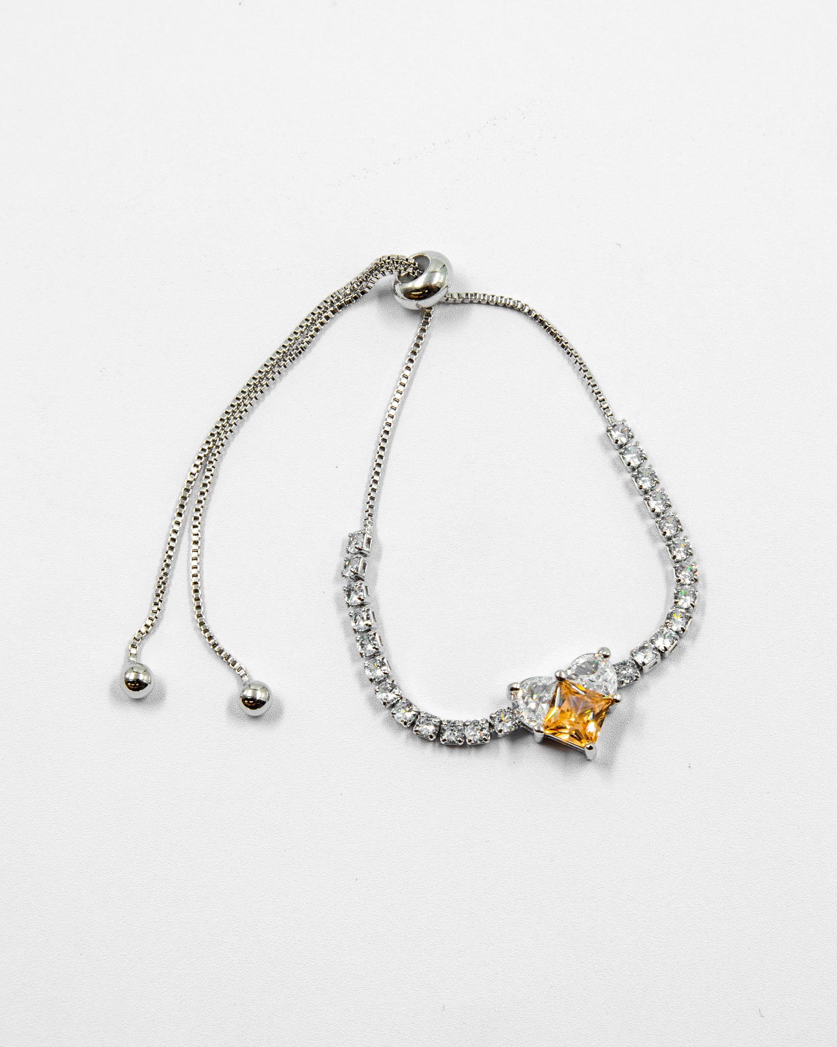 Pulsera dorada con piedras y dije de corazón - M4 Oro Laminado