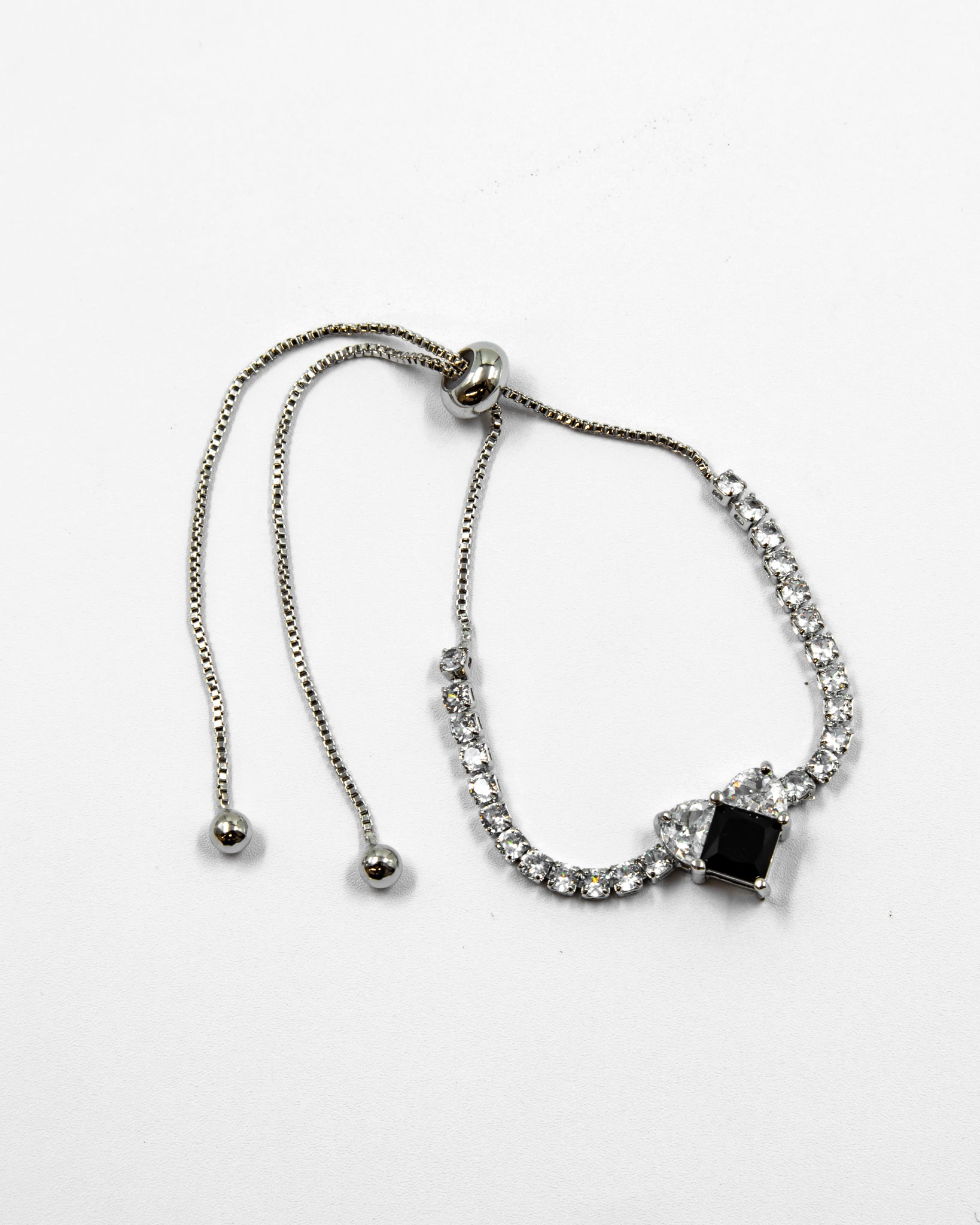 Pulsera dorada con piedras y dije de corazón - M4 Oro Laminado