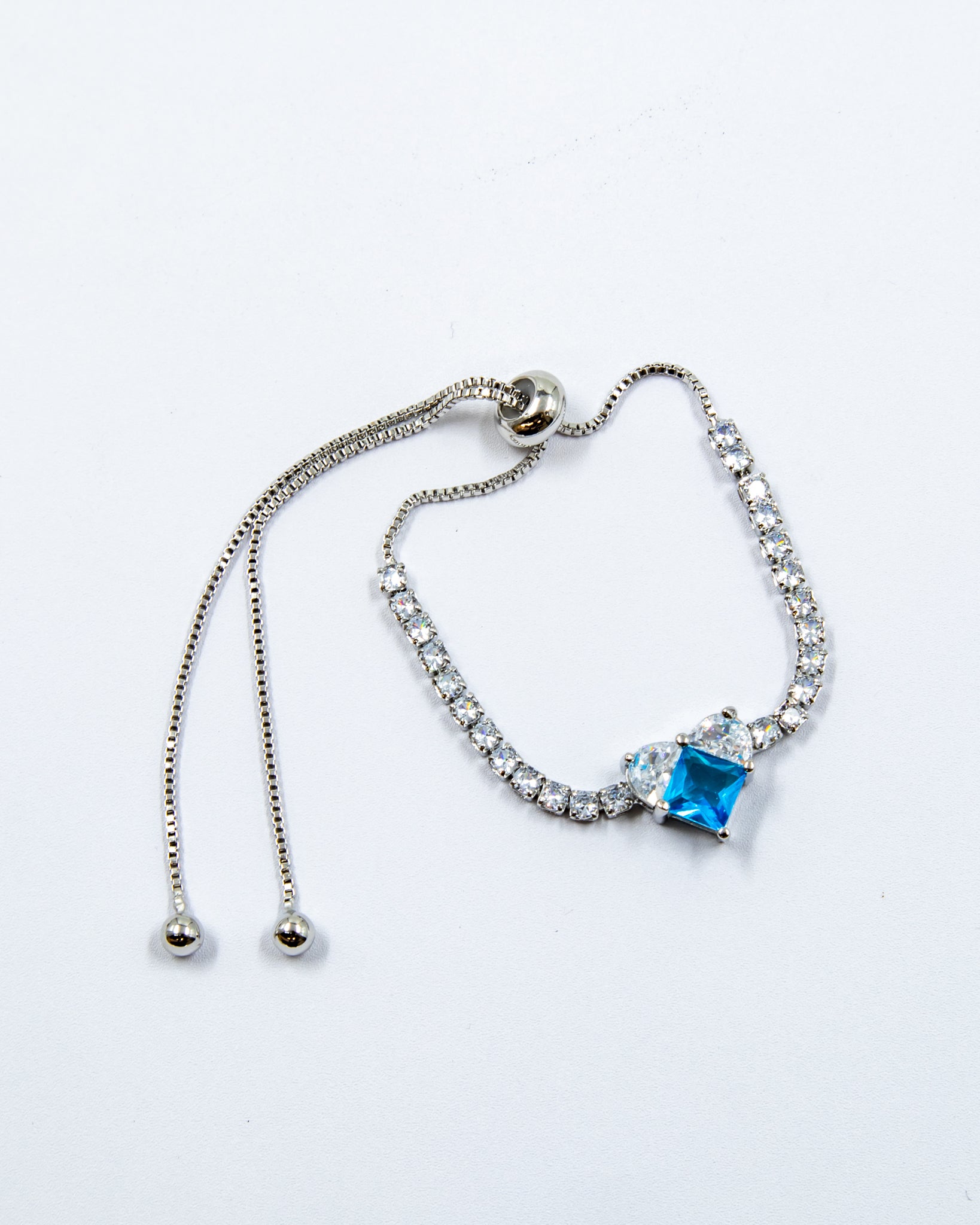 Pulsera dorada con piedras y dije de corazón - M4 Oro Laminado