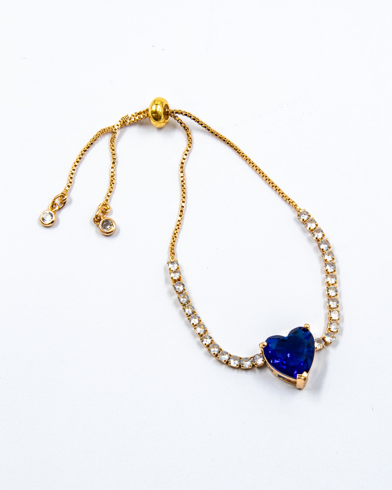 Pulsera dorada con piedras y dije de corazón - M1 Oro Laminado