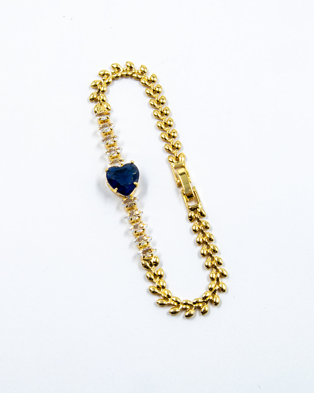 Pulsera dorada con piedras y dije de corazón - M5 Oro Laminado