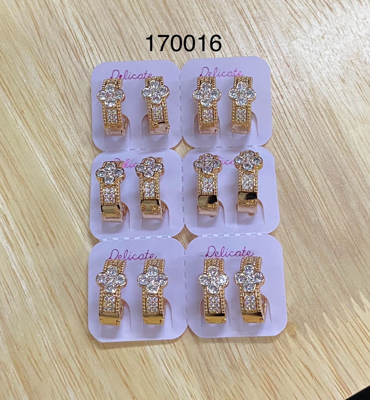 Aretes Dorados Paquete de 6 M20 Oro Laminado