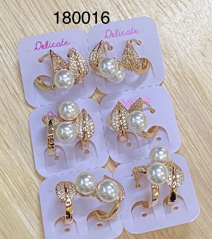 Aretes Dorados Paquete de 6 M23 Oro Laminado