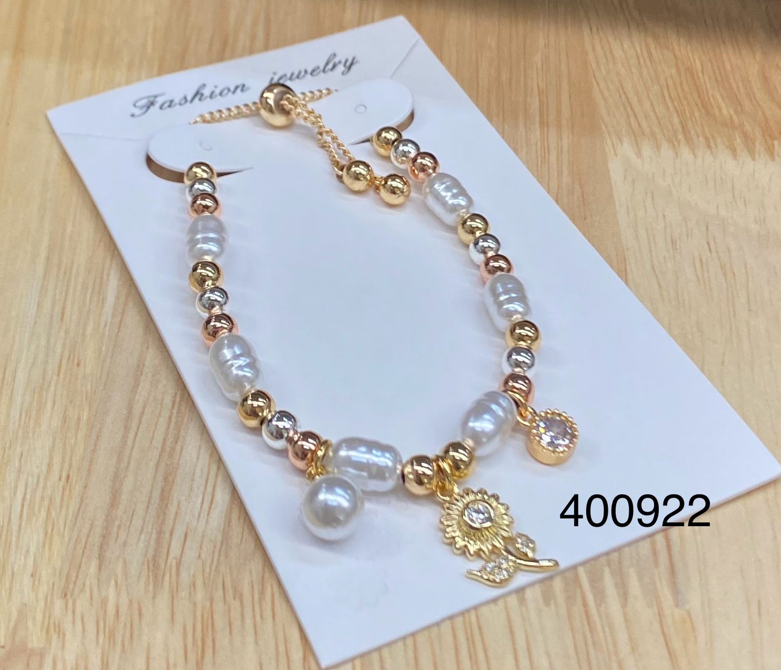 Pulsera Dorada con Dije M13 Oro Laminado