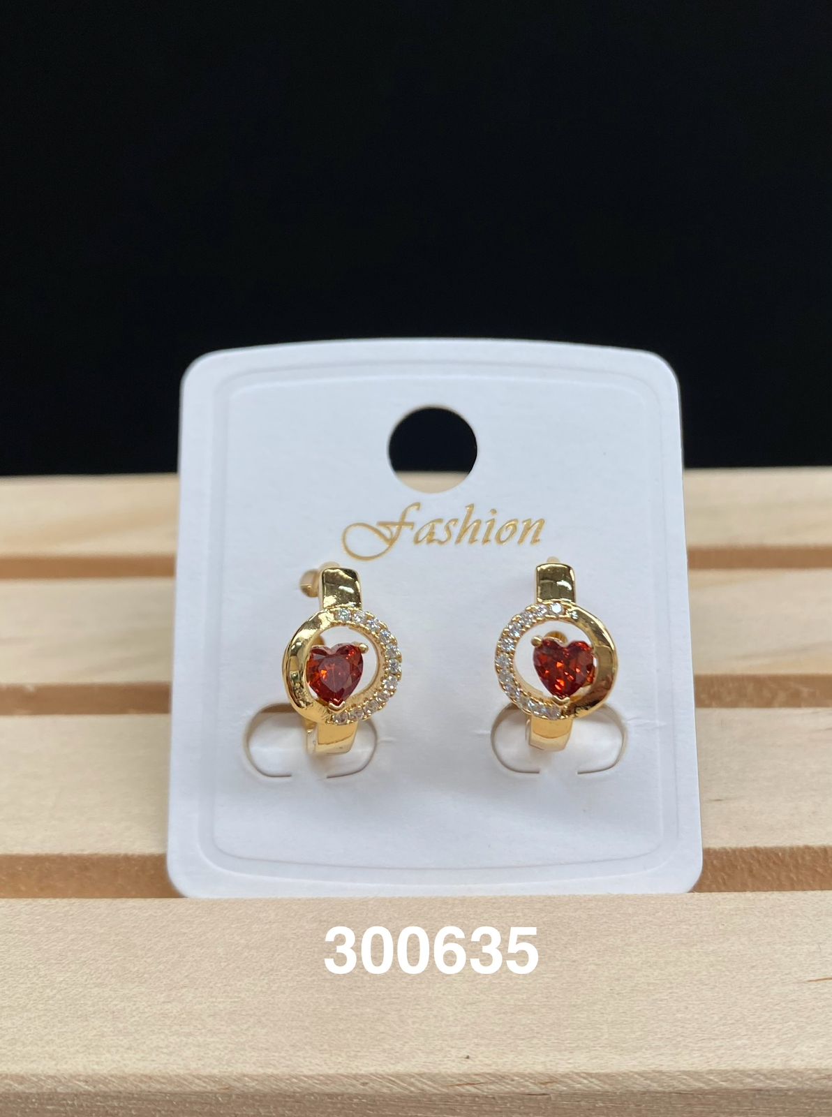 Aretes Huggies Dorados M34 Oro Laminado 11/02/26