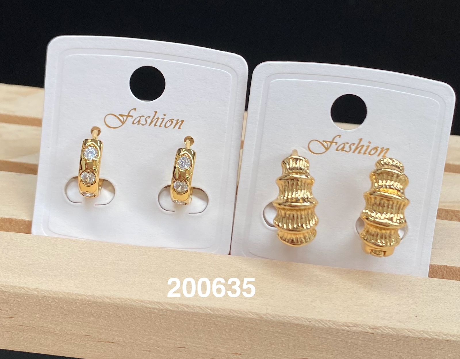 Aretes Huggies Dorados M36 Oro Laminado 11/02/26