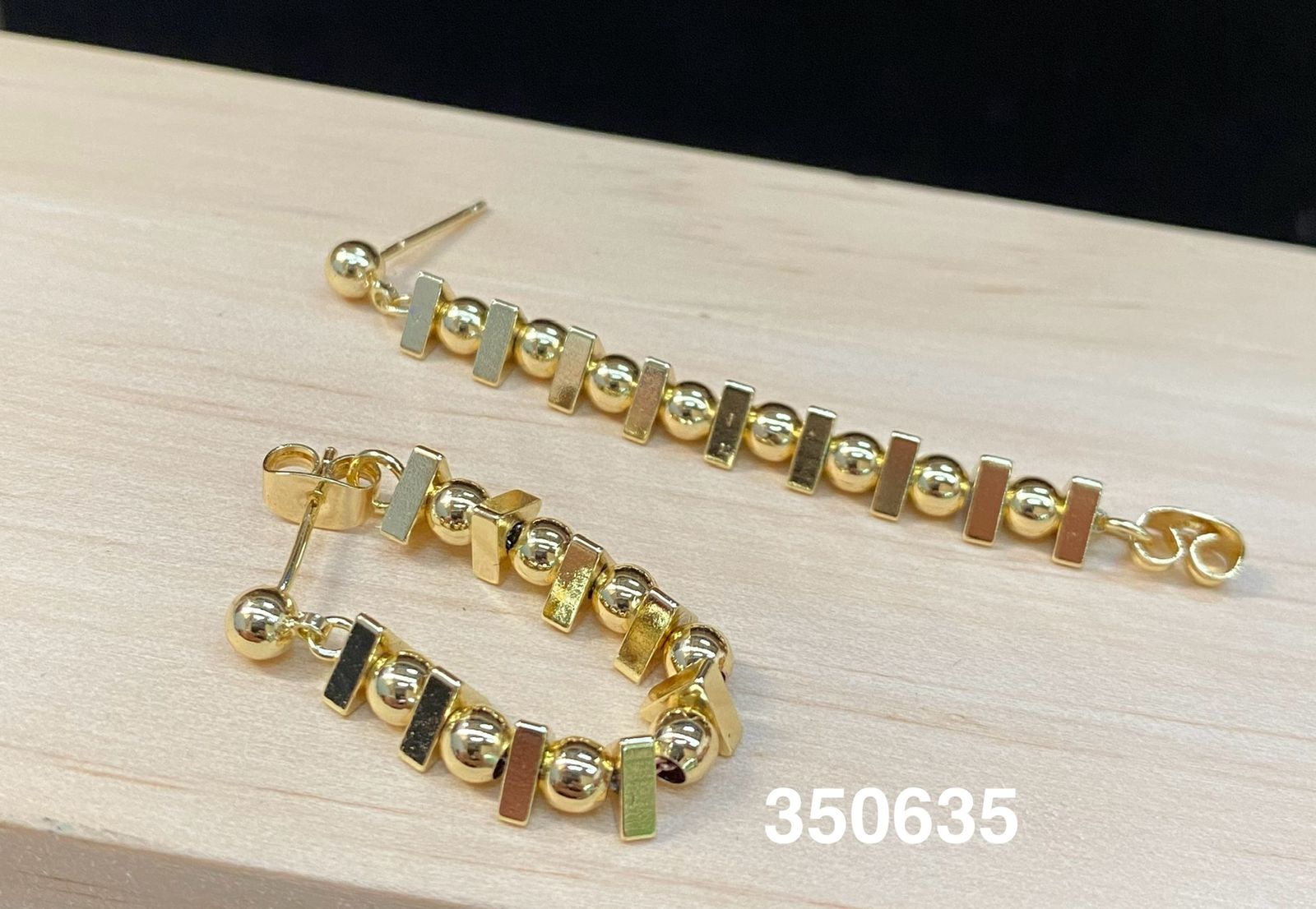 Aretes Dorados largos Oro Laminado