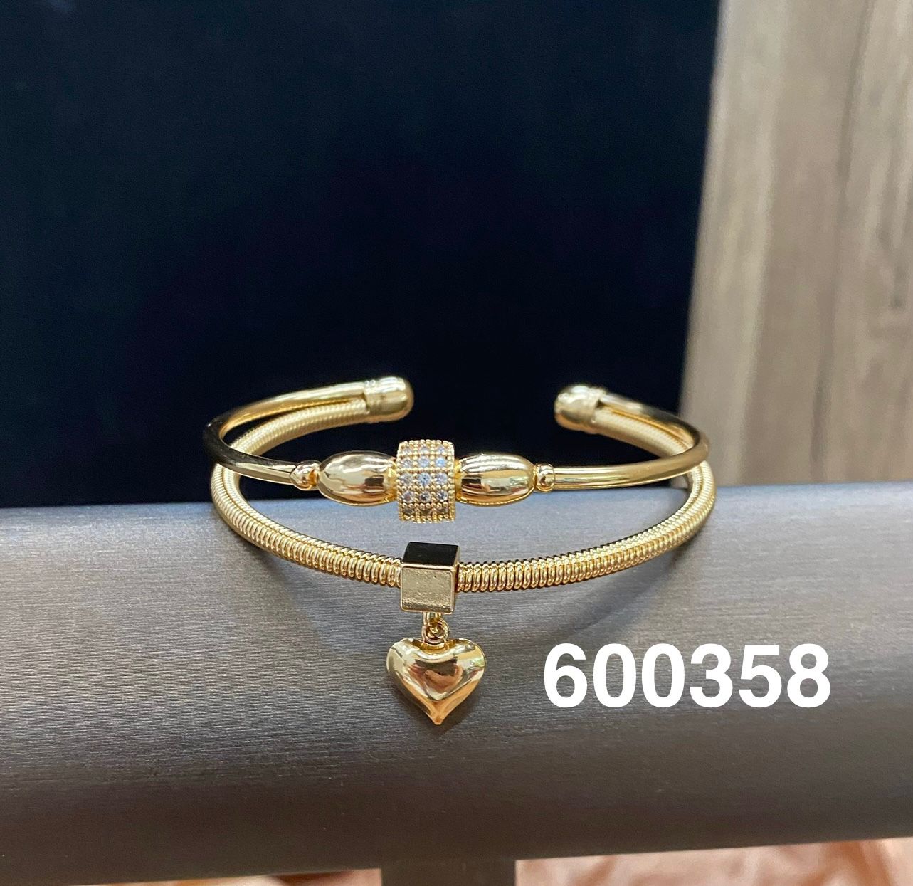 Brazalete Dorado de Corazón M4 Oro Laminado