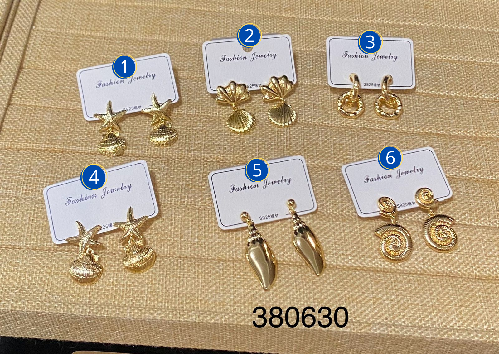 Aretes Dorados Varios diseños M22 Oro Laminado